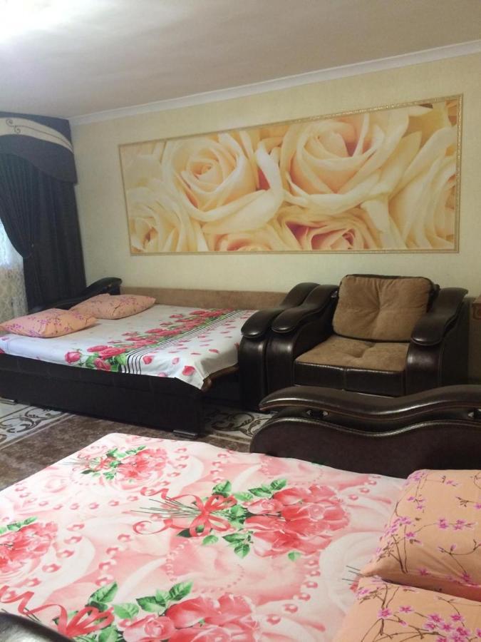 Гостевой Дом У Левы Hotel Gagra Exterior photo