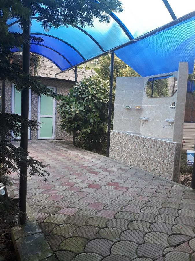 Гостевой Дом У Левы Hotel Gagra Exterior photo