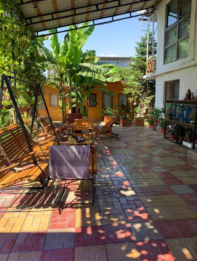 Гостевой Дом У Левы Hotel Gagra Exterior photo